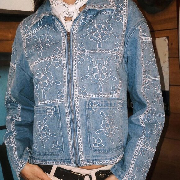 Blue Casual Women's Flower Embroidery Denim Jacket - Picture 9 of 11